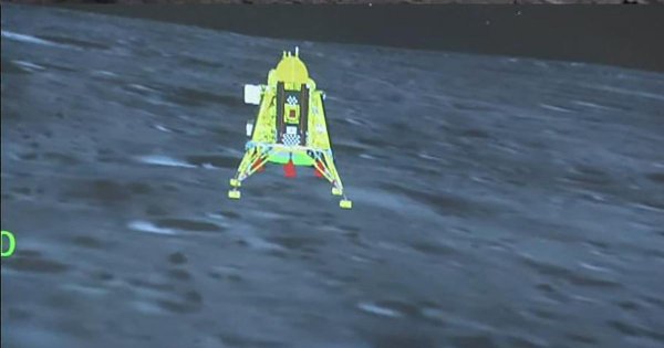 Chandrayaan-3: la fusée indienne réussit son alunissage sur le pôle Sud de la Lune, une mission historique