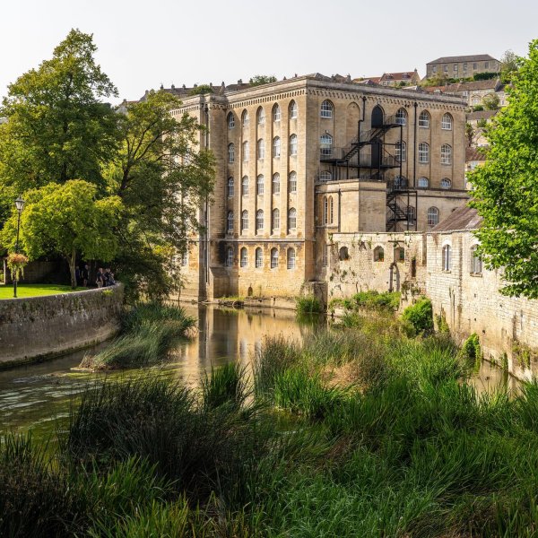 Bradford-On-Avon 

Follow me on 
robspanjaart  and 
holla...