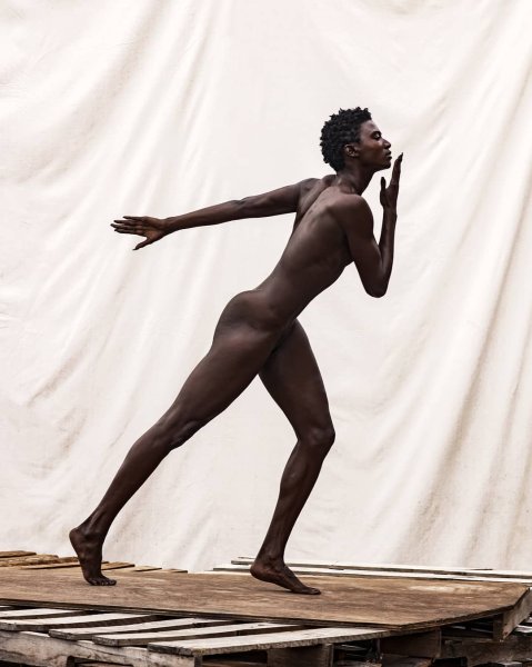 I’m so happy to announce that I photographed 1toribowie a...