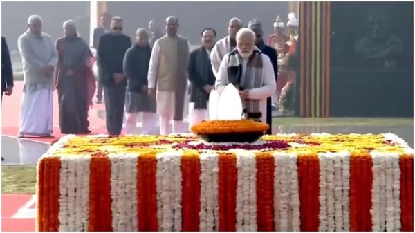 Atal Bihari Vajpayee: 'सदैव अटल' पहुंचे राष्ट्रपति-उपराष्ट्रपति; PM मोदी ने भी पूर्व पीएम को दी श्रद्धांजलि