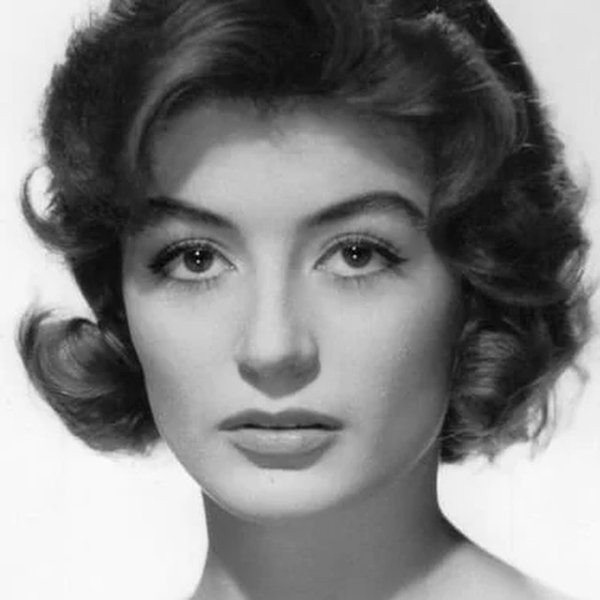 EPD chère Anouk Aimée: La Perfección. #anoukaimée manuela...