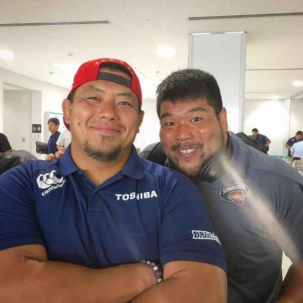 夏の恒例行事。網走合宿終了！
女満別空港で大好きユハ (#湯原祐希 )さんと！
僕は今年で32歳！ユハさん34歳！...