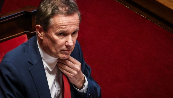 Législatives en Essonne : Nicolas Dupont-Aignan battu, la gauche écrase le camp présidentiel  - France Bleu