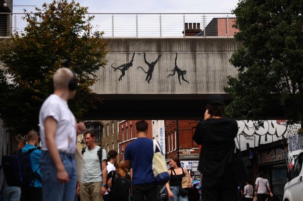 Londres : voici les trois nouvelles oeuvres de Banksy dont le message interroge
