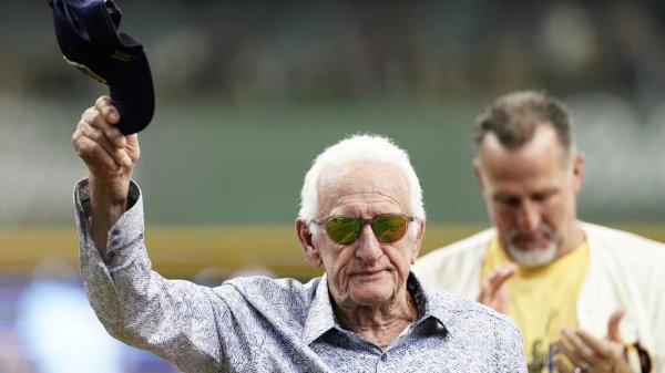 'Mr. Baseball' Bob Uecker, Brewers announcer and 'Major League' actor, dies at 90