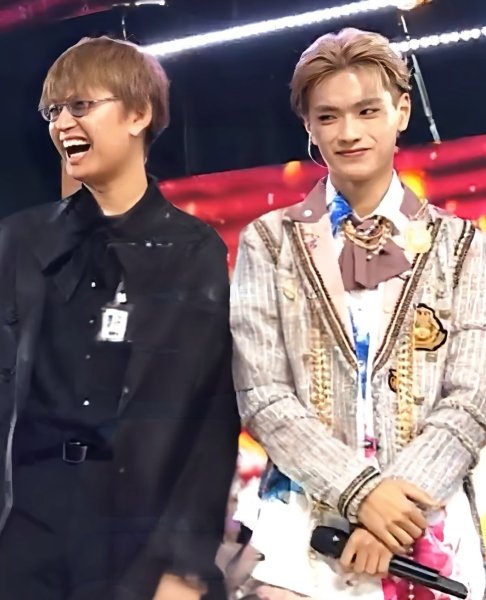 大倉くん
ありがとう😆💜
本日のベストショット📷

#大倉くんにはかなわない😆
#高橋恭平💜
#大倉忠義 
#なに...