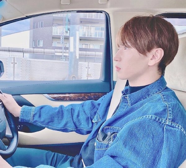 運転してる姿半端なくかっこいいんだけど、、
日本に横顔がこんな美しすぎるアイドルおる他に？笑
来世でもきっと大倉さ...