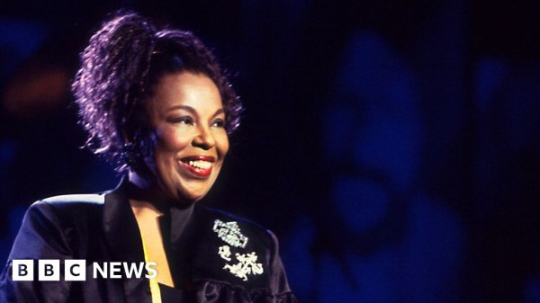 Roberta Flack: Killing Me Softly singer dies aged 88