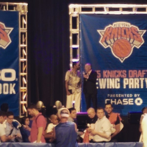 #draftnight #viewingparty #msg #waltclydefrazier #altrautwig