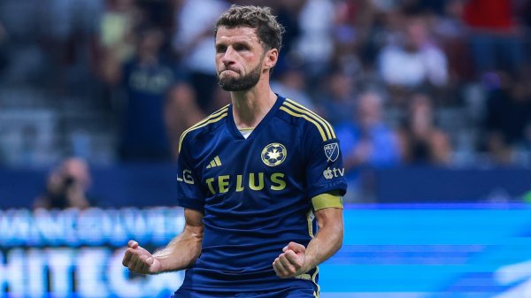 Vancouver Whitecaps expose Sporting KC disaster with Müller leading the storm