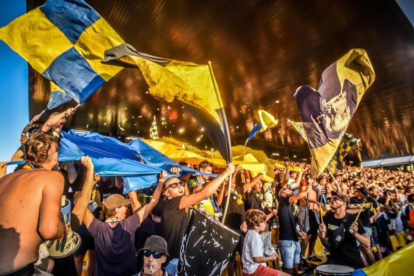 Ligue 2 : Pau FC-Girondins de Bordeaux : match à guichets fermés et excitation pour le lancement de la saison
